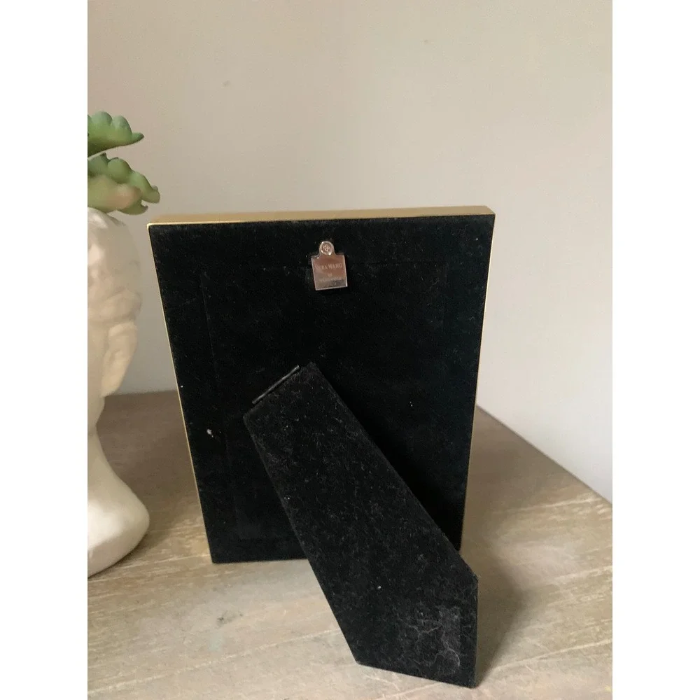 Vera Wang Wedgwood Gold Metal 4x6 Picture Frame Brushed Finish Modern Home Decor